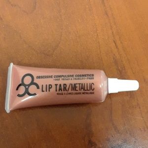 Obsessive compulsive cosmetics lip tar